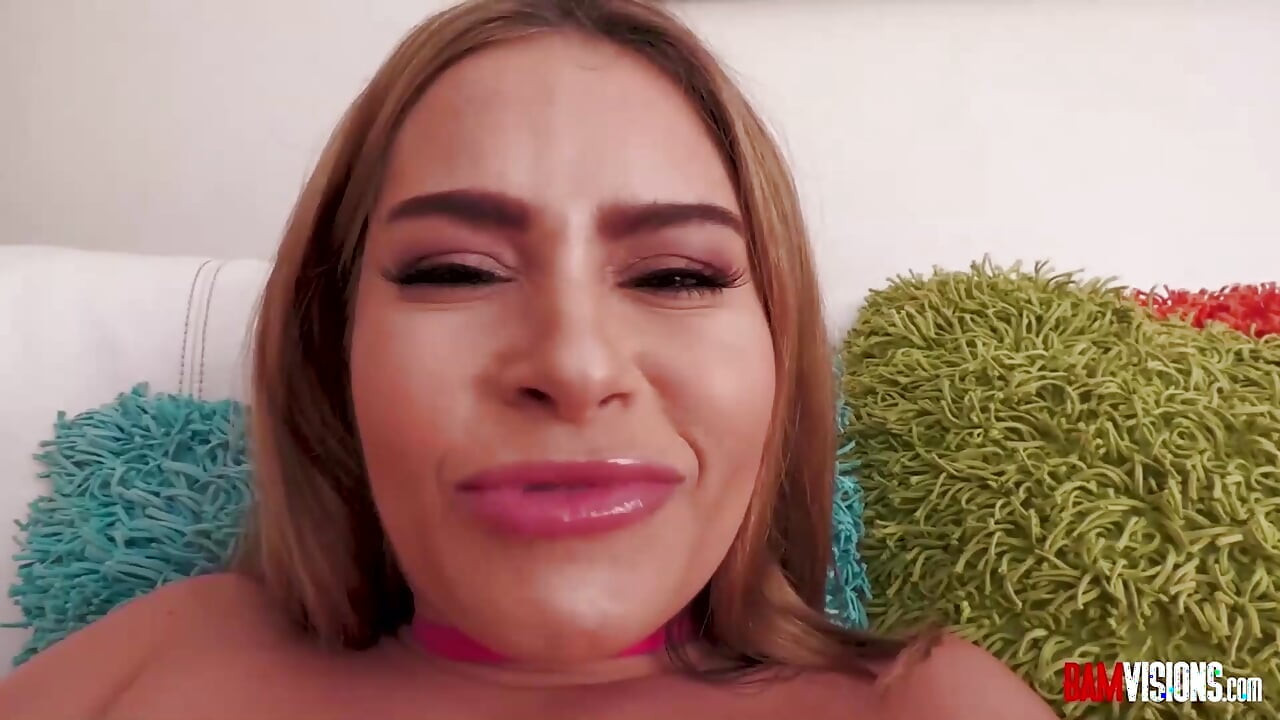 Gia Love 그리고 Nicole Aria Naughty 하드코어 애널 섹스