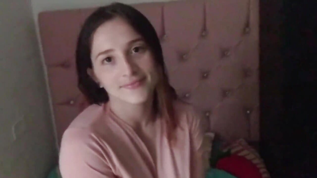 Дівчина вважає за краще платити оренду своїм тілом, ніж з edinero, частина 1
