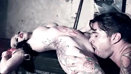 Расколотые мысли - полный порно фильм с Дейзи Рок