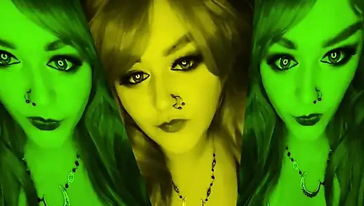 Profesyonel bir tanrıça lana gibi yarakları memnun etmeyi öğrenin