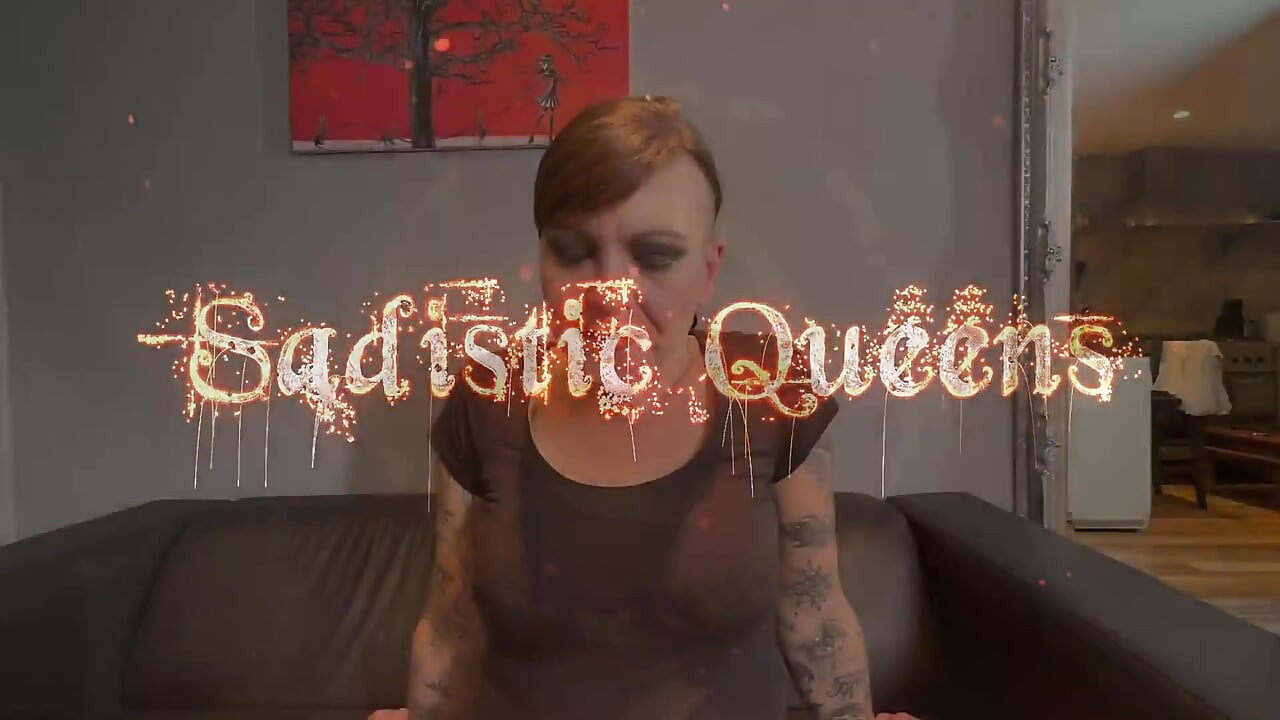 Lady Valeska - polla de látex chorrea