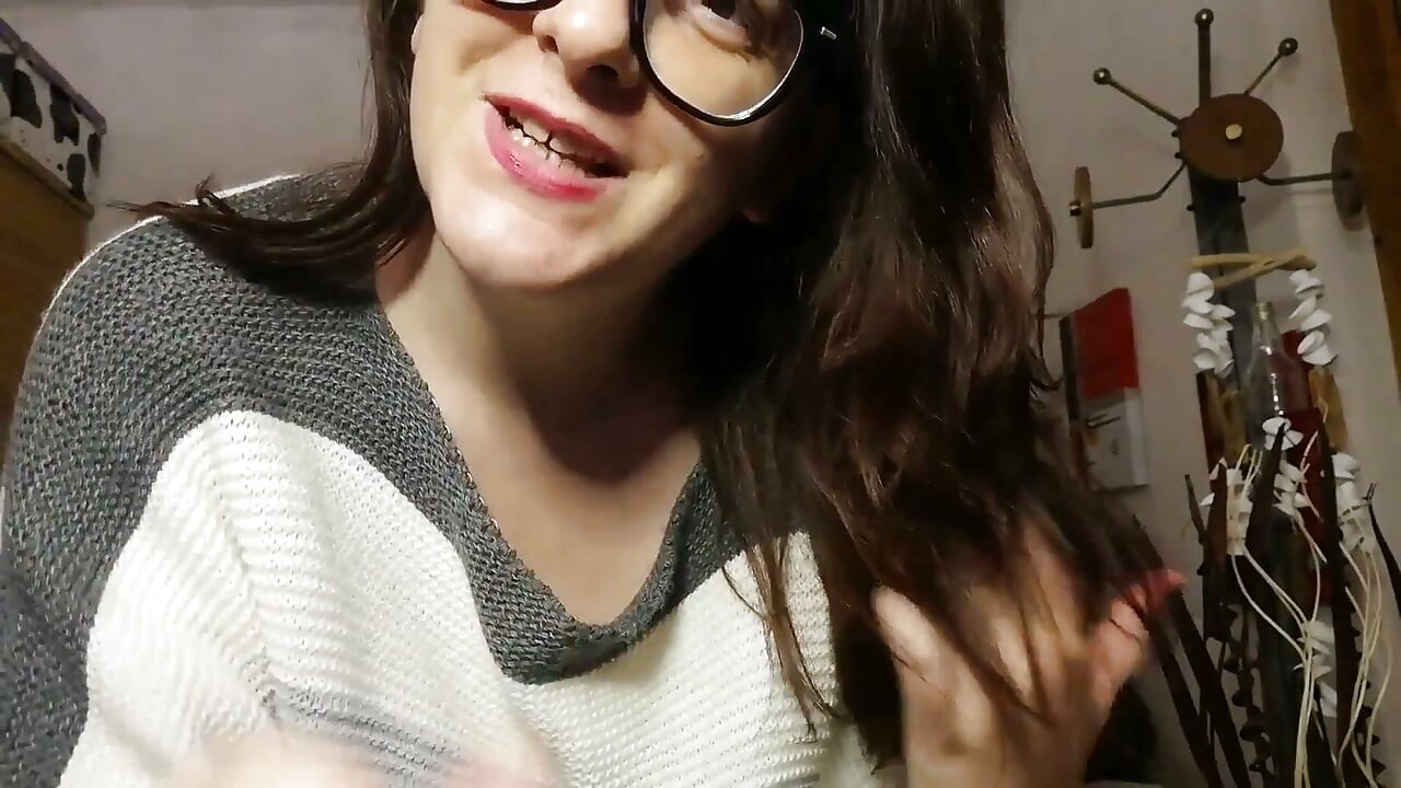 Sweaty armpits costum video