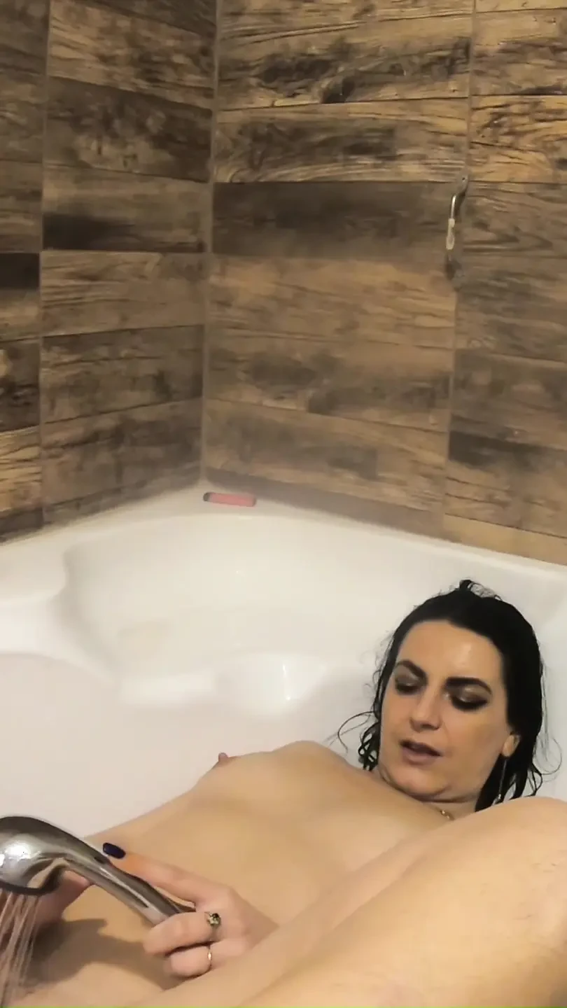 Kinky MILF Games with Mega Orgasm in Bathtub at Home