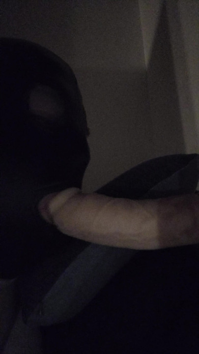 Dildo suger 3