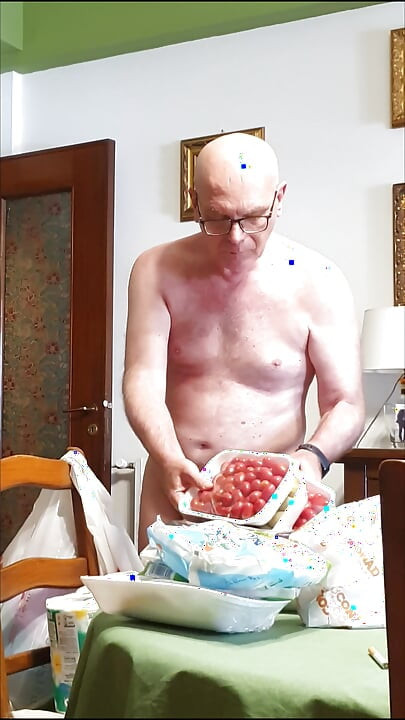 Nude ad home