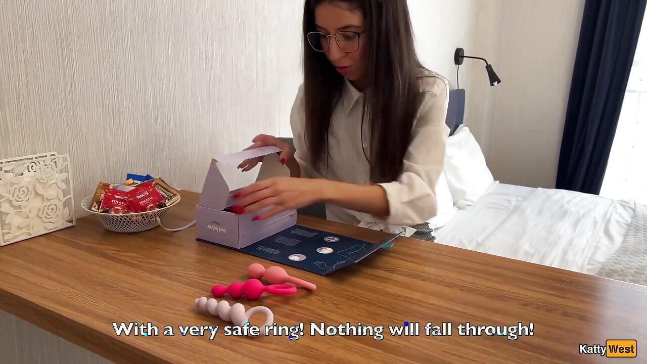 A Sexologist Teaches a Patient How to Properly Engage in Anal Sex, with Plugs From Flirtwithsb