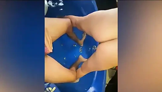 Blowjob and fucked at the same time in a jacuzzi