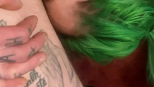 Amber green si gadis imut dientot mukanya