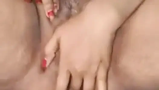 Istri semok lagi asik fingering memeknya