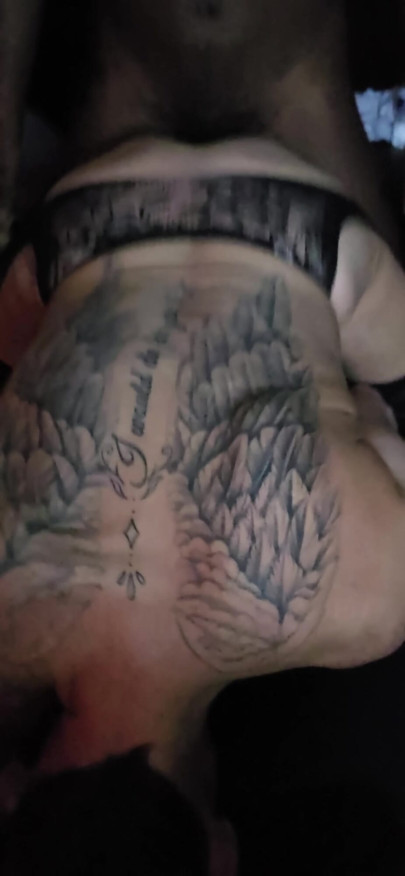 SOȚIE SEXY JOANN CARE IA LA PRELUCRAT O PULĂ NEAGRĂ LA CINEMATOGRAFUL PENTRU ADULȚI!!