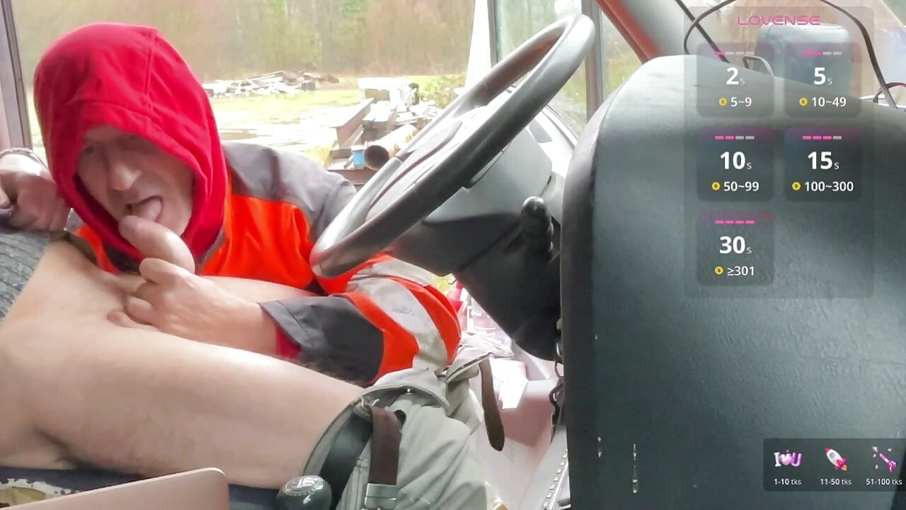 Stormy on the road – an unexpected meeting near my truck