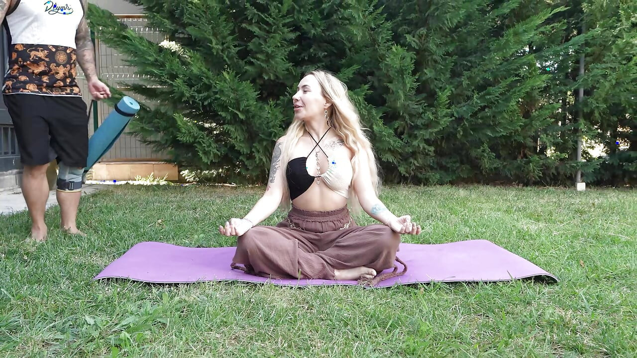 A Lustful Yoga Master Bella Mur Cleansed Chakras of Couples Monika Fox and Jack23!