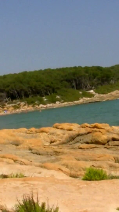 Riskanter Bums oberhalb des oeffentlichen Strandes | Clip 2