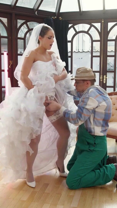 BRIDE4K. I put my tight pussy on my gardener's cock every day | Clip 2