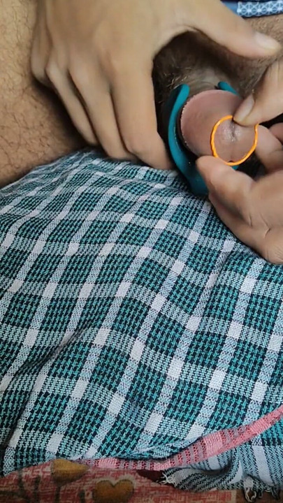 Masturbating using a massager named BEAT from my muse website.  It feels awesome. | Clip 1