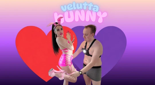 Velutta pembe tavşan prezervatifsiz çiğ sikiliyor ve döl yutuyor