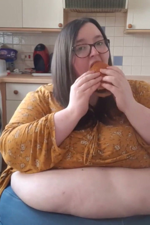 Ssbbw vs godzilla burger eating