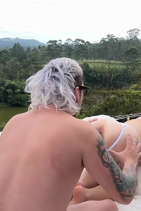 우리는 바위, 종이 또는 Tiejera를 재생, 나는 내 발정난 의붓 형제에게 내 보지를 포기 결국