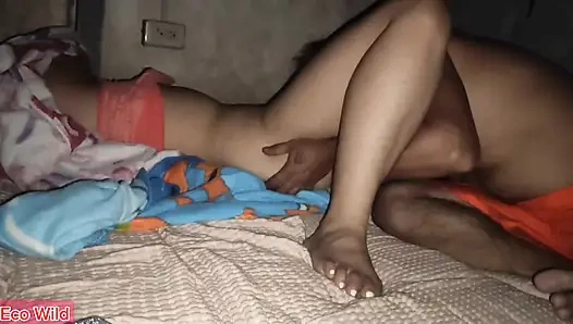 Kız arkadaşımı azgınken böyle uyandırıyorum!.