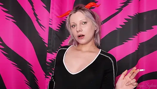 Красиво Курю Сигарету И Трогаю Себя!