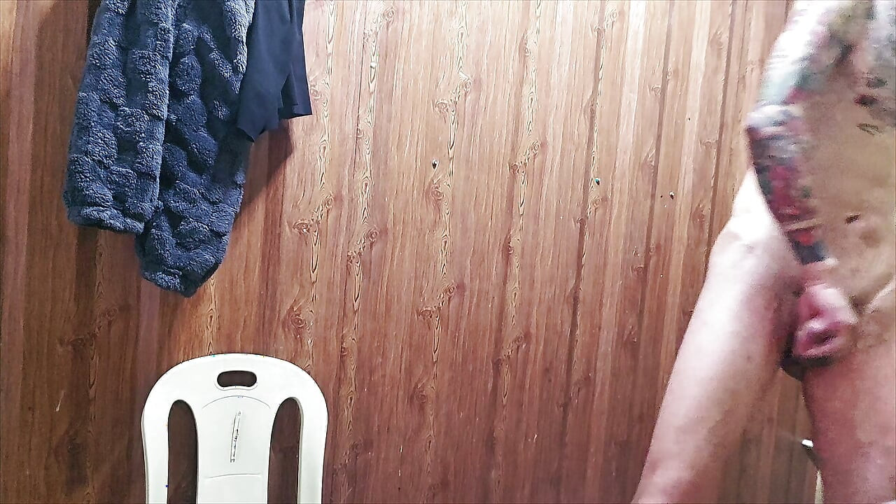 זין אסייתי גדול פולט זרע סמיך