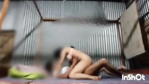 ZUM ERSTEN MAL INDISCHE DESI-FRAUEN IHREN EHEMANN