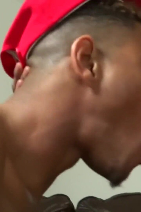 Tankk Swallows ve Xavier Sanchez