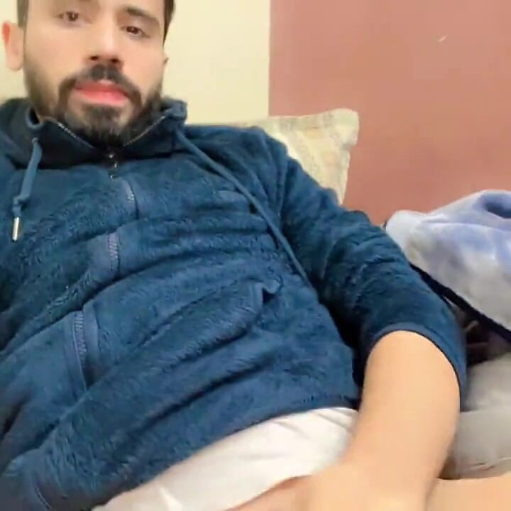 New Pakistani Hot Boy Musterbation sexy în cameră Face Reveal