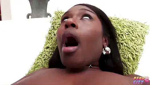 Pantat bahenol tessa thomas dan lily starfire di-anal habis-habisan sampai matanya merem melek