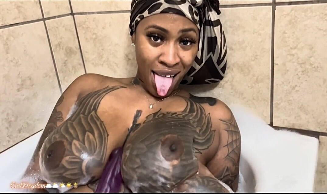 Cushkingdom presents Marrijanee solo-dildo play!