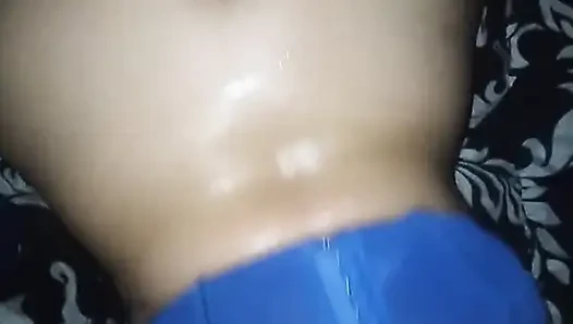 Dört ayak üzerinde sikiliyor ve ağzından sikiliyor, oral seks, domaltmalı