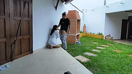 Ich kam auf einer reise an und meine frau begrüßt mich sehr geil