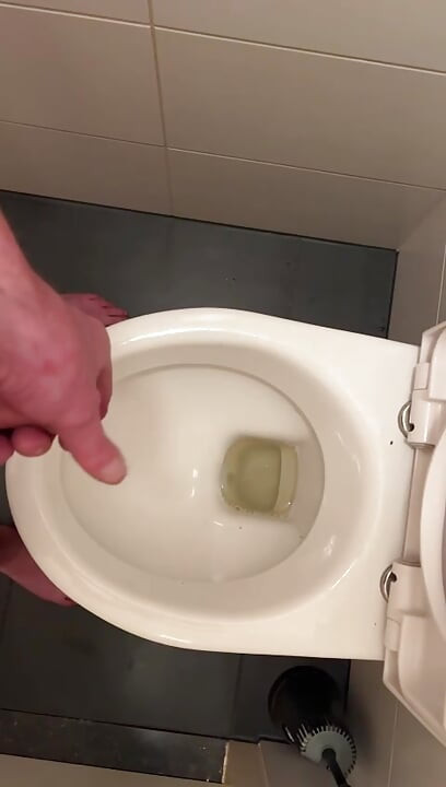 play with my cock and balls while peeing