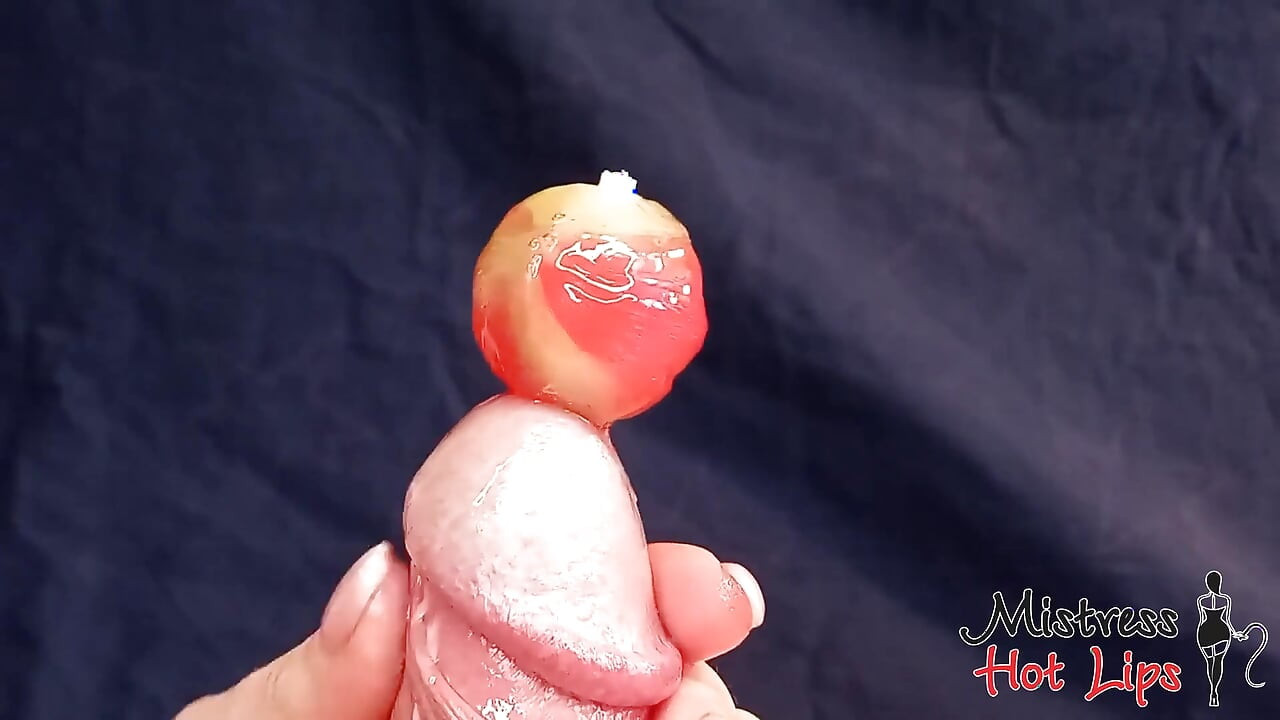 הוא בא 3 פעמים עם סוכריה על מקל בזין שלו