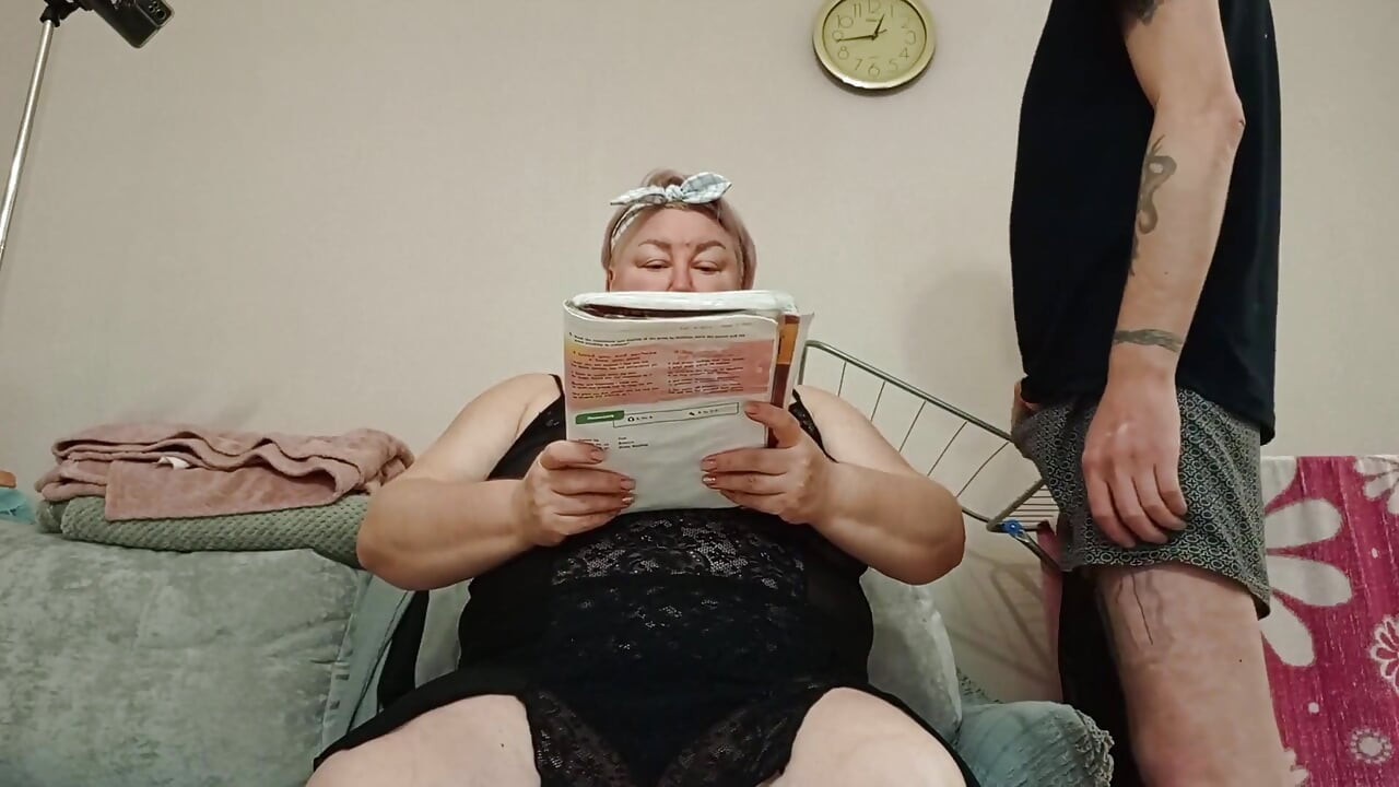 I Help My Stepmom with English and She Gives Me a Blowjob