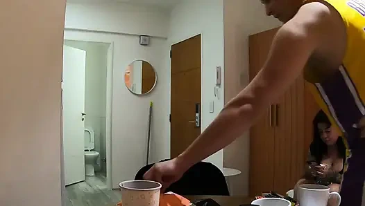 Orta yaşlı seksi kadın Arjantin graba su primer video porno