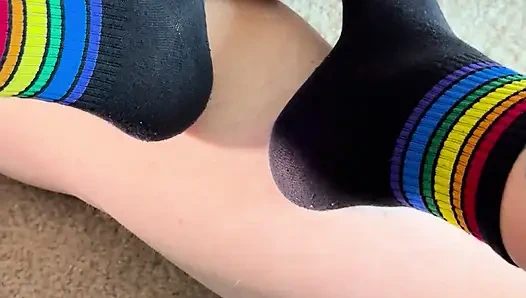 Cewek nakal pecundang ini digodain sama budak seksnya