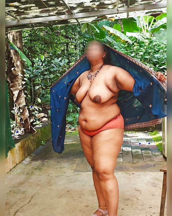 Indiana menina em topless sexy sessão de fotos em salwar azul, depois de sessão de fotos