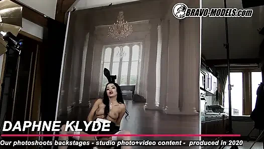 388-fotoshooting hinter den kulissen Daphne Klyde - erwachsener