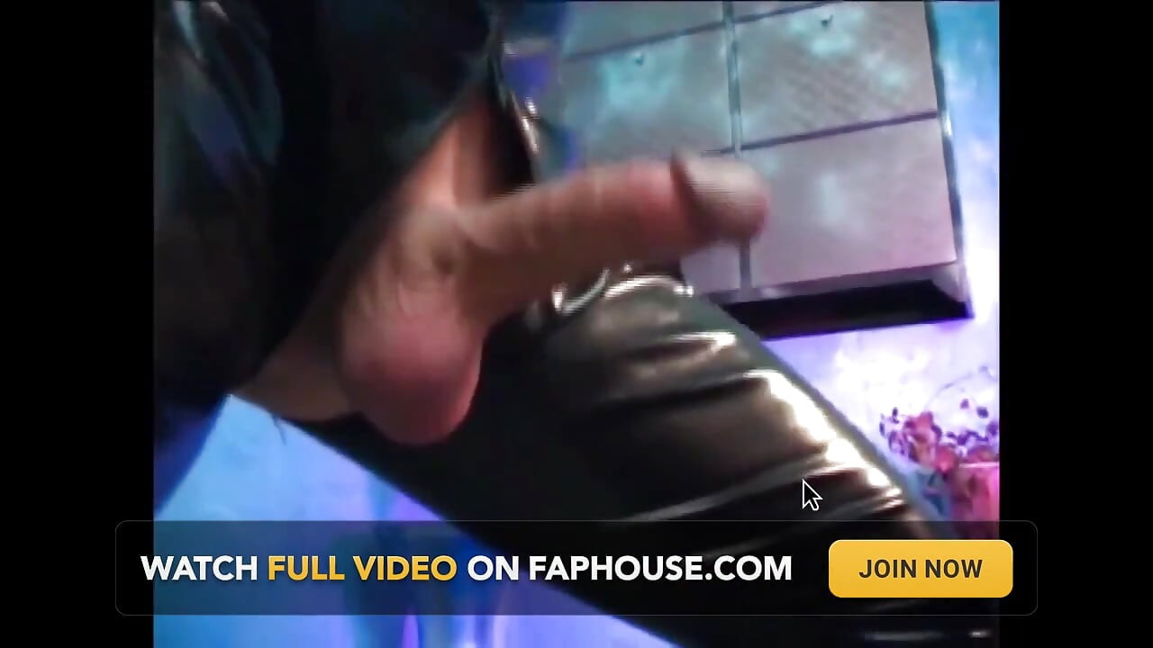 Azt akarja, hogy alig basszák meg, mint egy kurvát