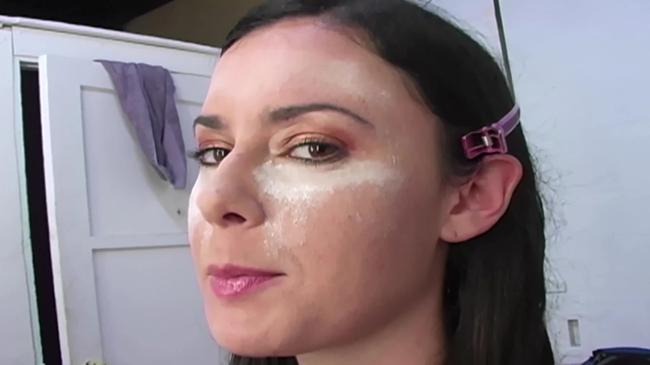 Manojob Classic: Mina Leigh