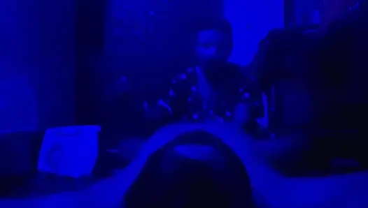 Hintli çift gece sikişiyor