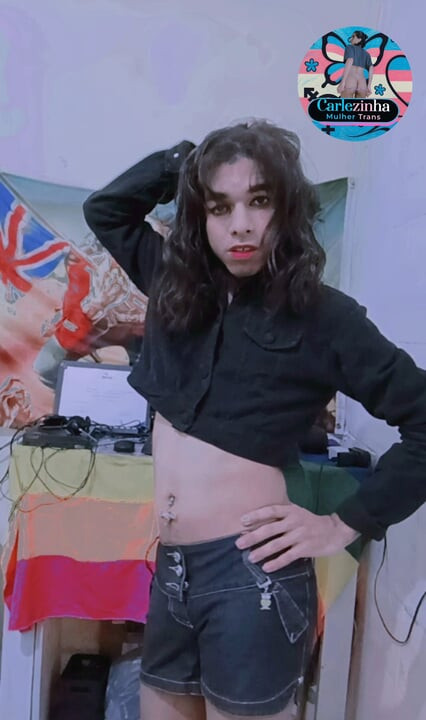 Gothic Carlezinha taking off her shorts and panties getting all wet and naked