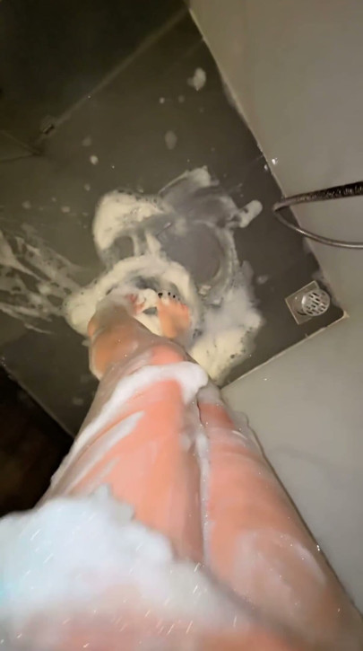 Shower Feet