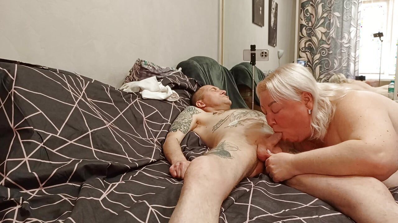 depois de um boquete, eu gozo na boca do meu vizinho