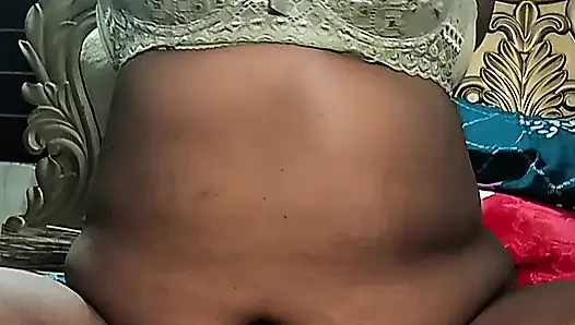 Desi bengalische reife bhabhi solo gefingert orgasmus