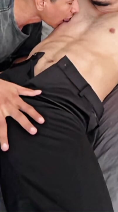 Deepthroat Throat Massage: Deep Pleasure