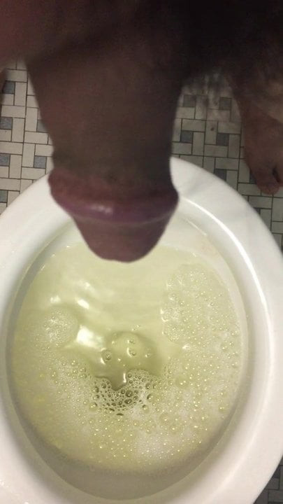 Peeing (flacid)