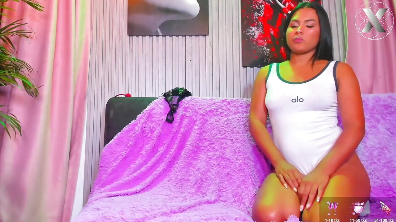 Dildo Fuck Between Two Hot Girlfriends