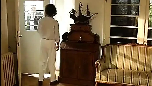 Muhteşem angelica bella kendini tamamen zevke veriyor